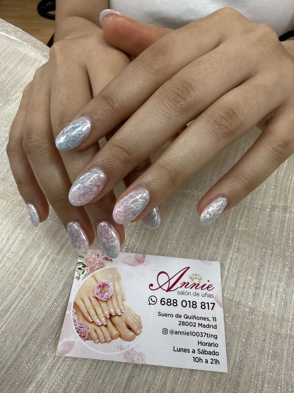 Annie decoración de uñas
