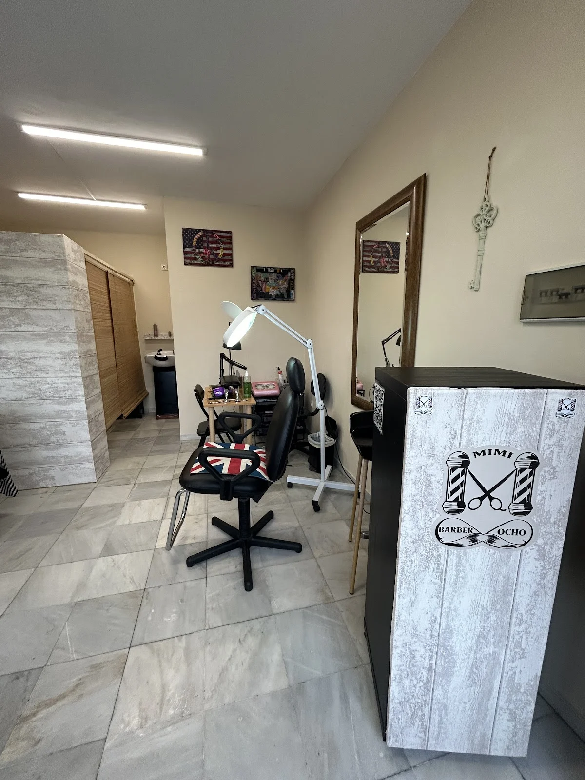 BARBER 8 - 2