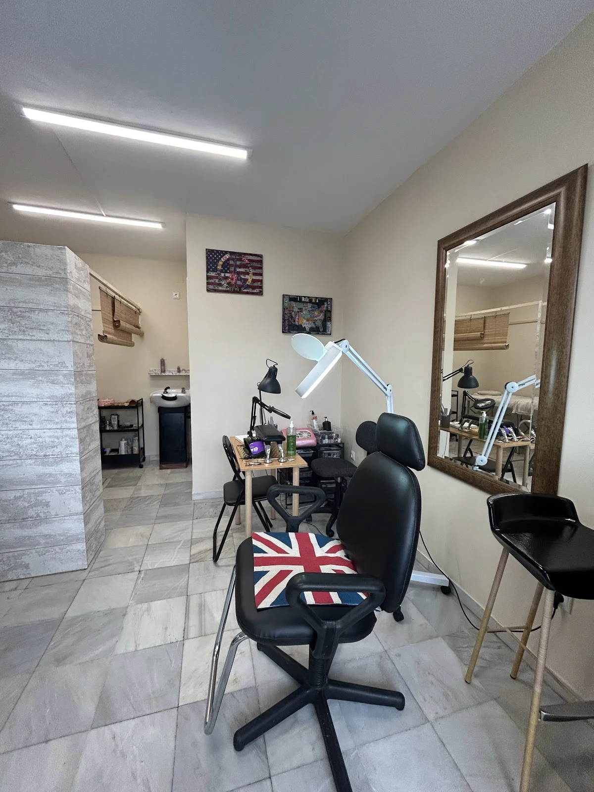 BARBER 8