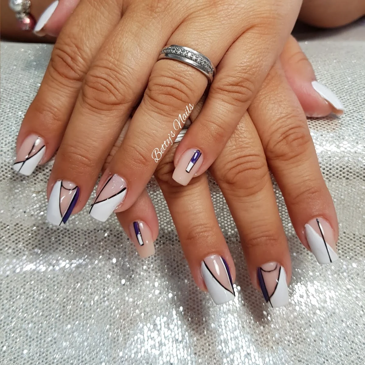 Betty's Nails - 3