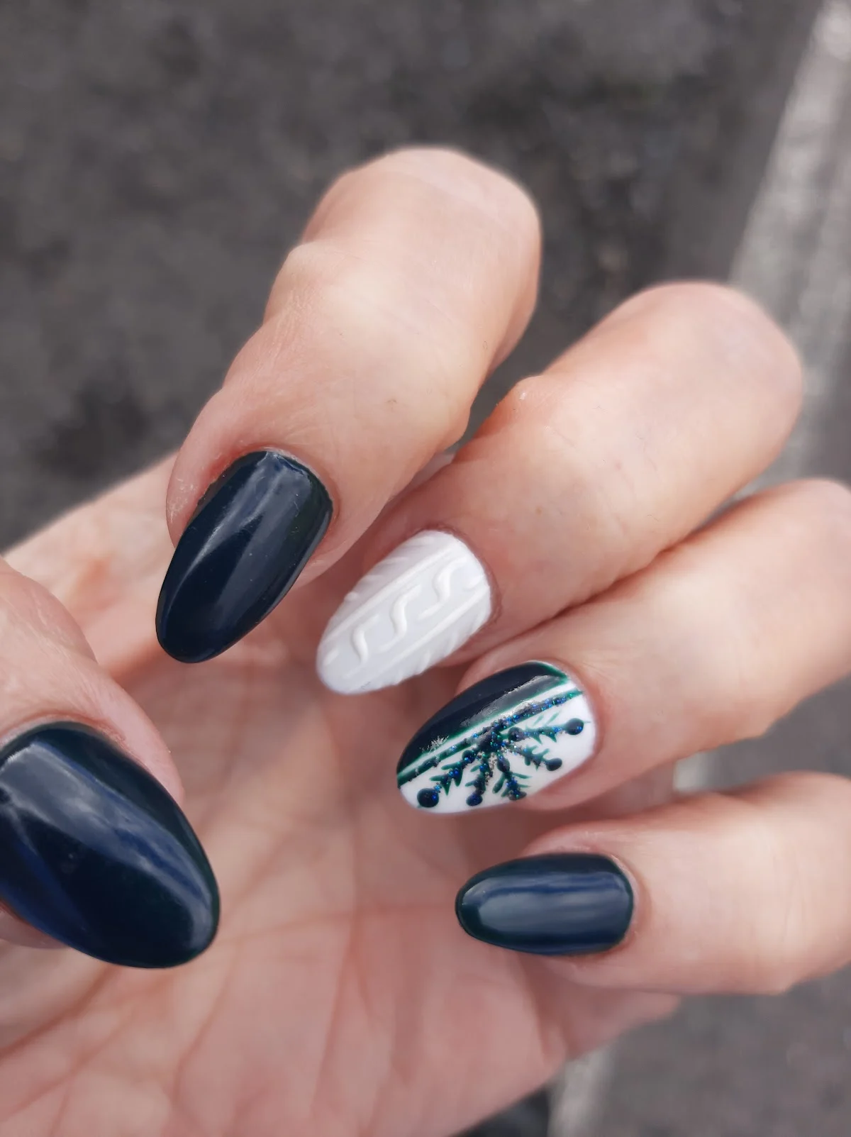 Beverly Nails (Centro de uñas y estética) - 4