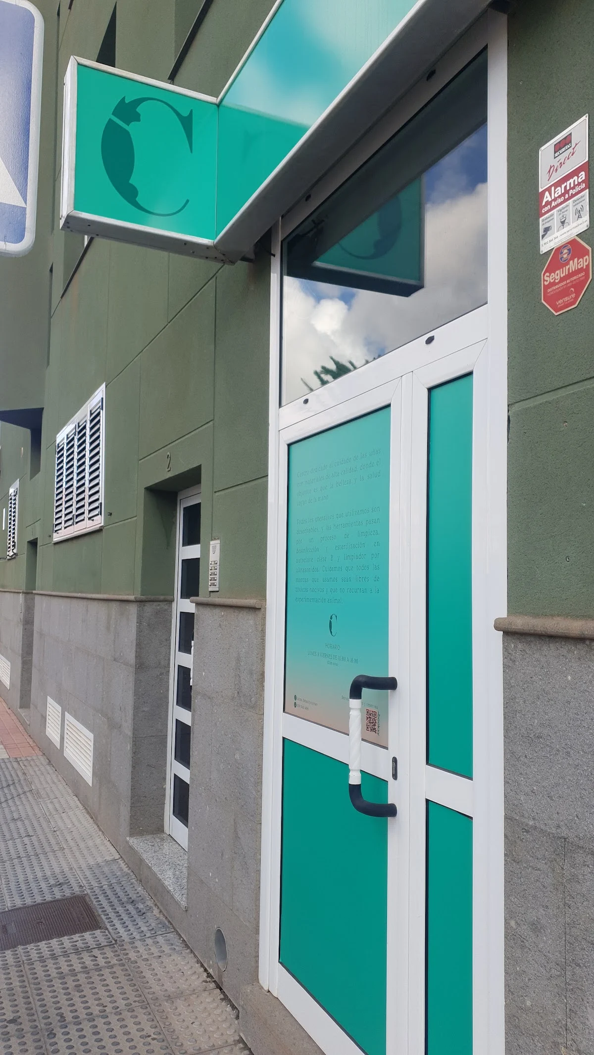 Catze Beauty Corner - Centro de uñas, venta Staleks y formaciones en Gran Canaria - 2