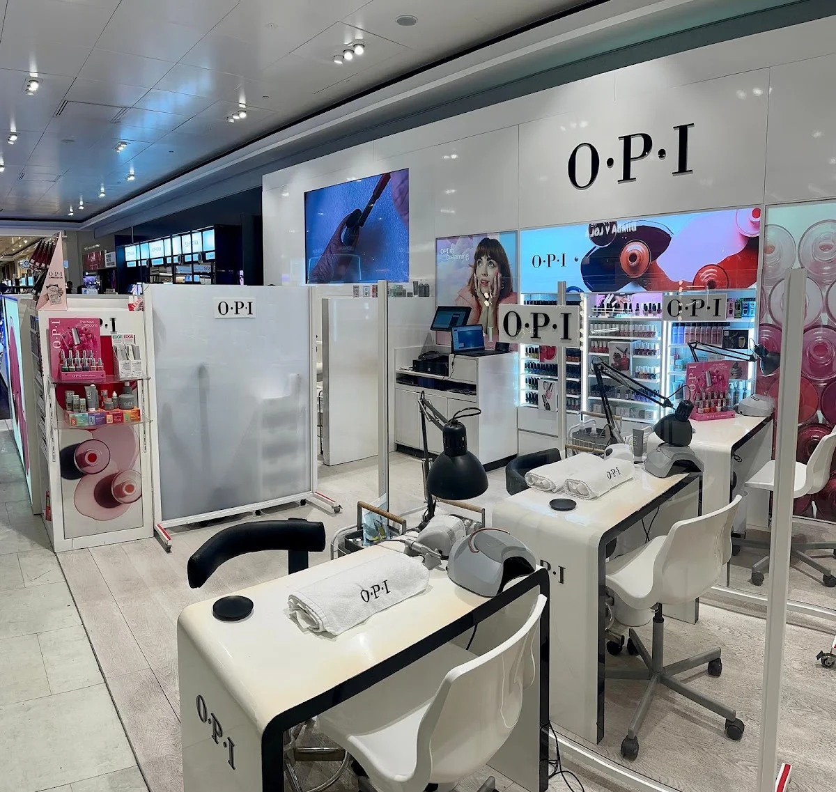 Centro de Estética en Puerto Banús - Nails Bar OPI by FPYE