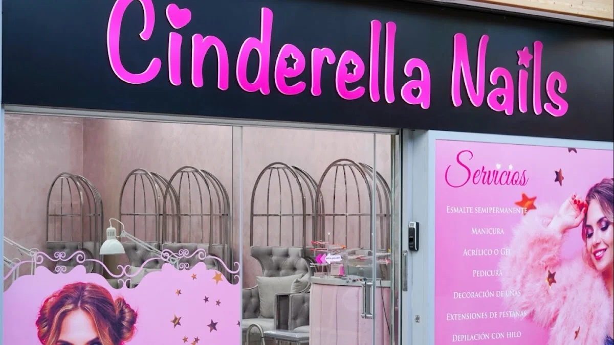 Cinderella Nails