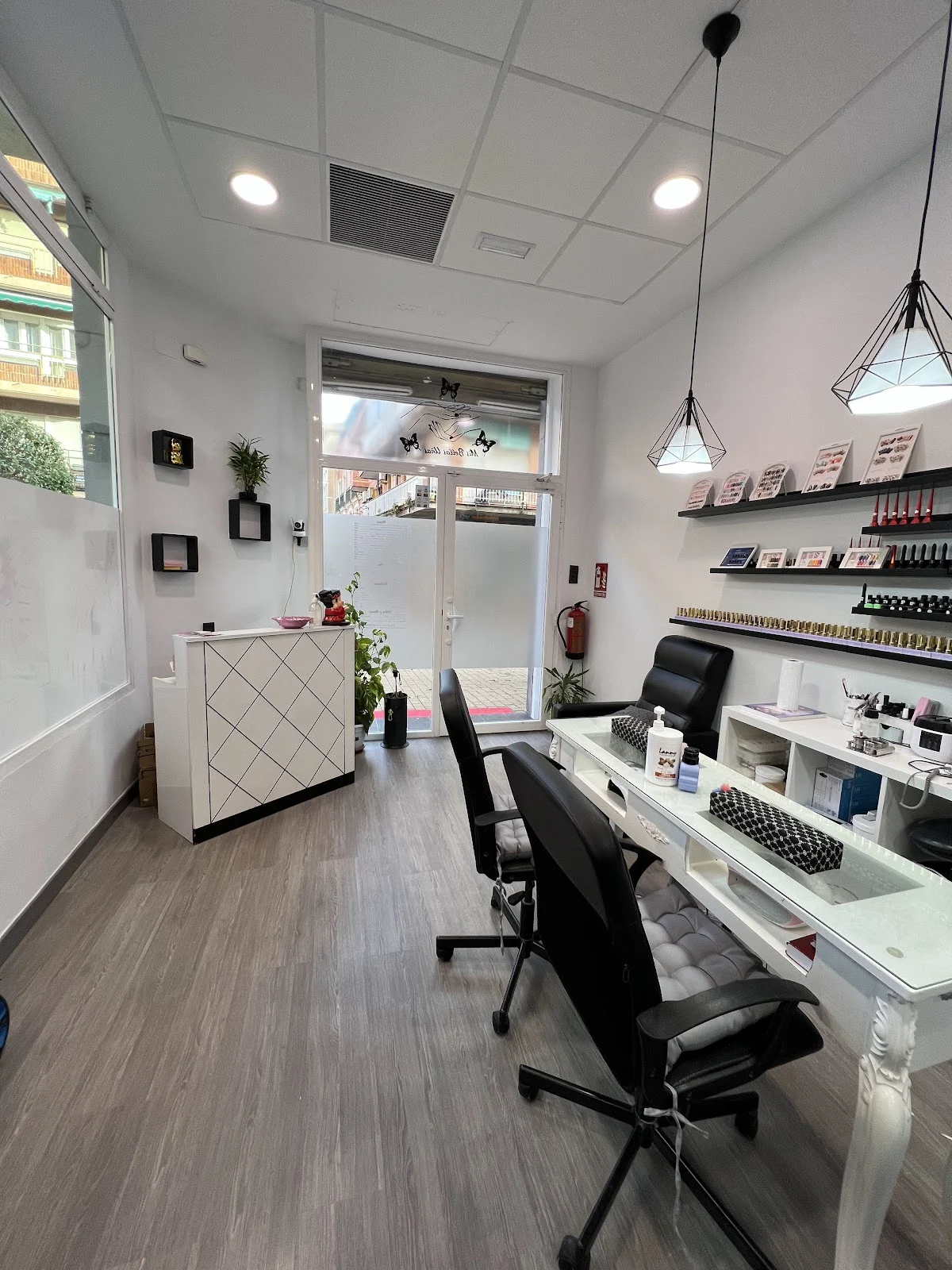 d-uñas nails & beauty - 4