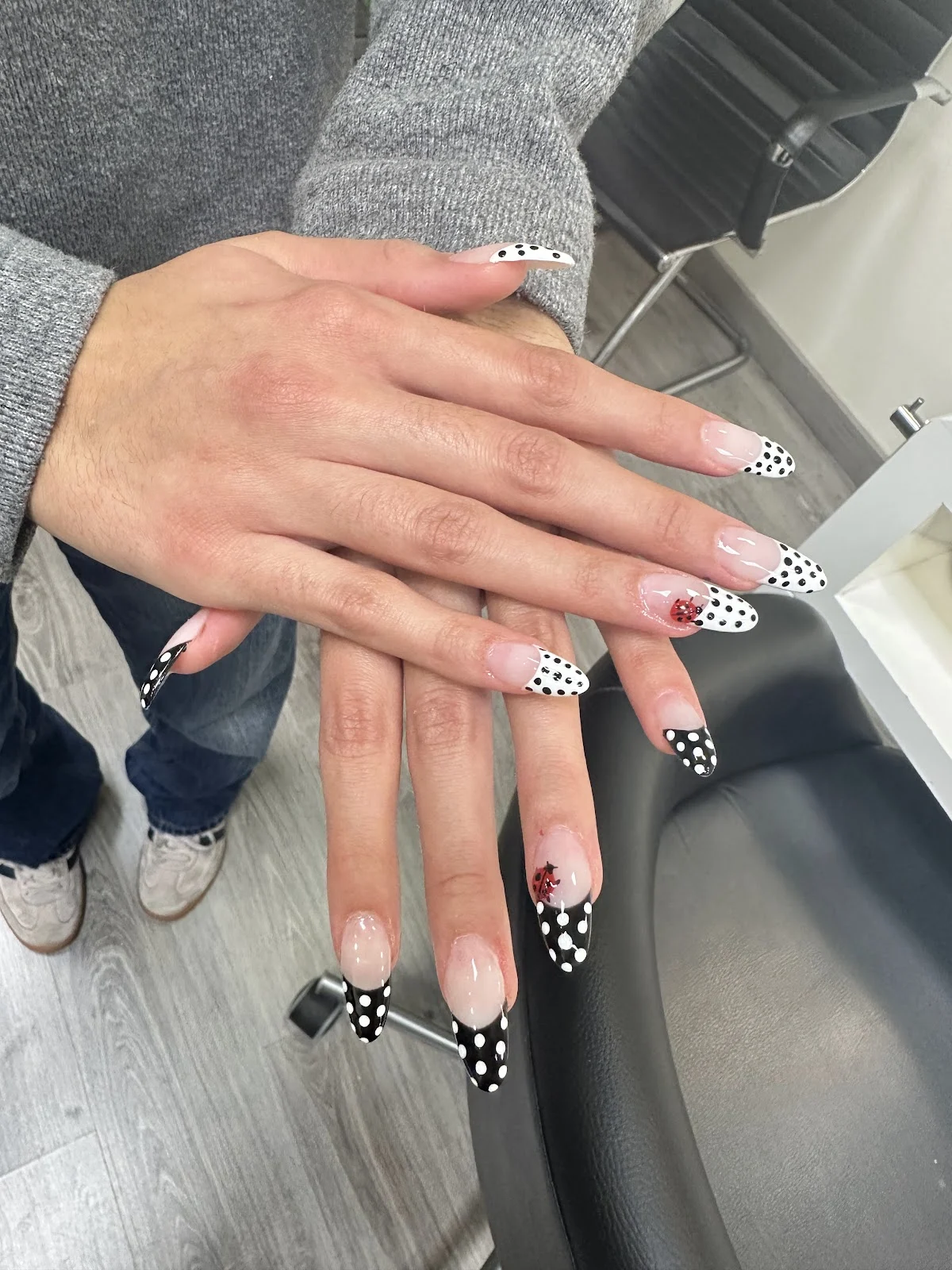 E.M.Nails