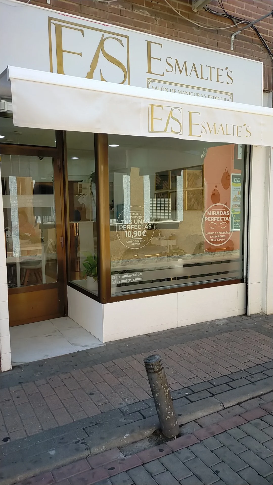 Esmaltes Salon de Manicura y Pedicura - 2
