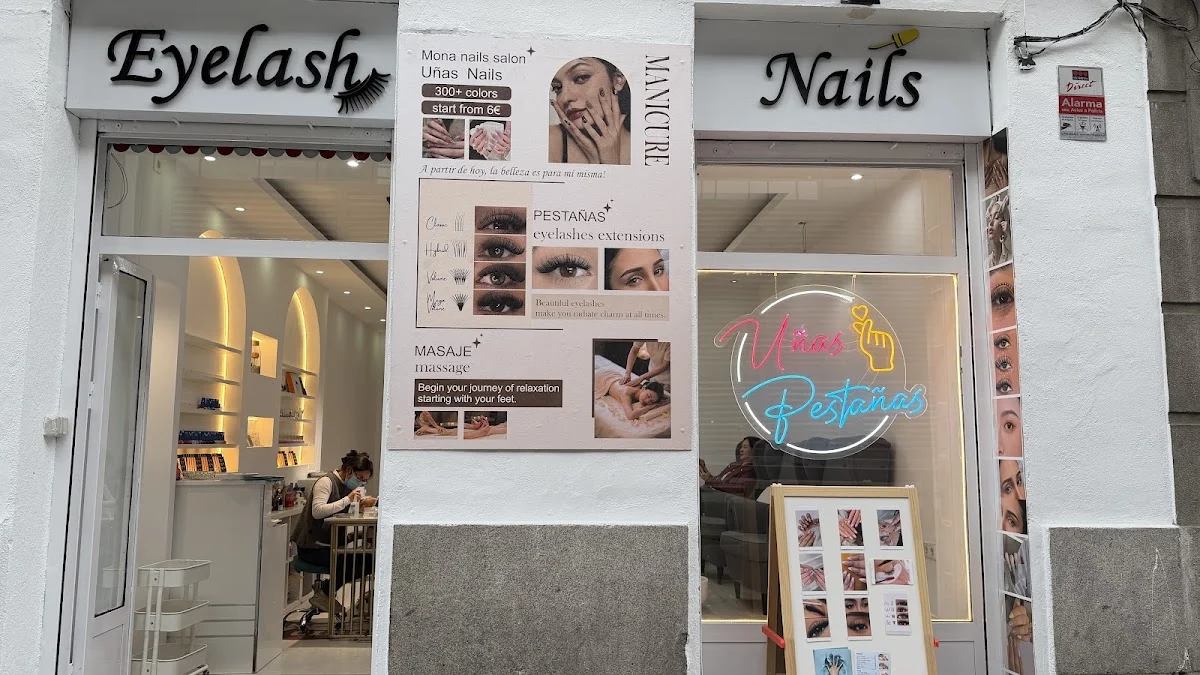 Eyelash Nails