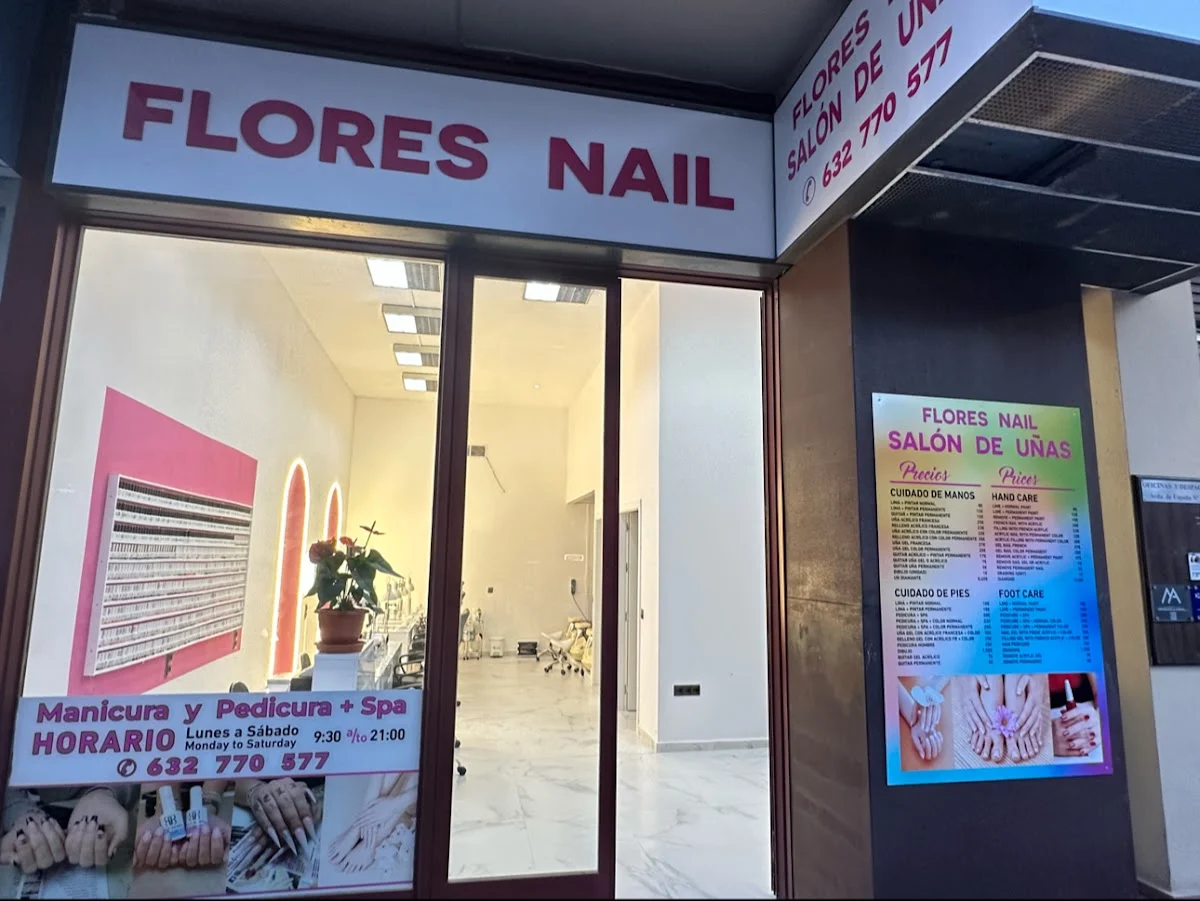 Flores Nail