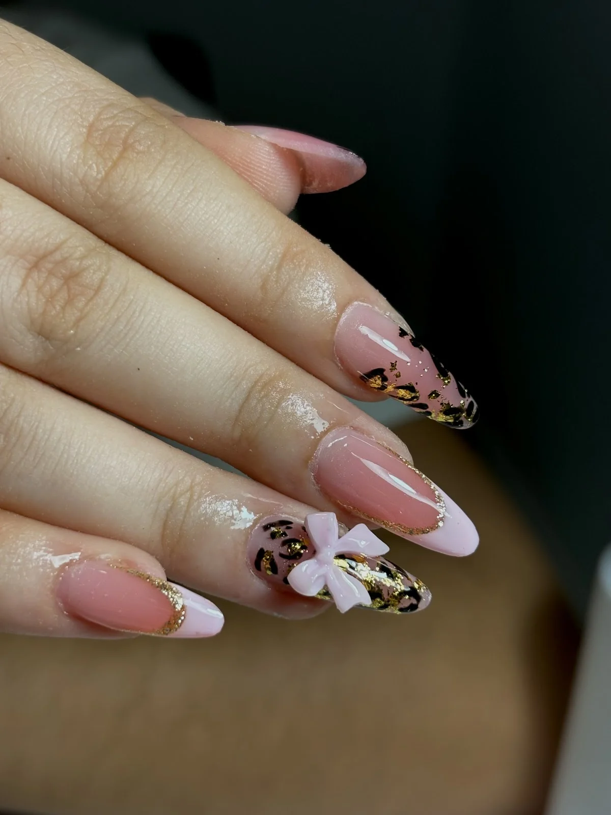 Glow nails