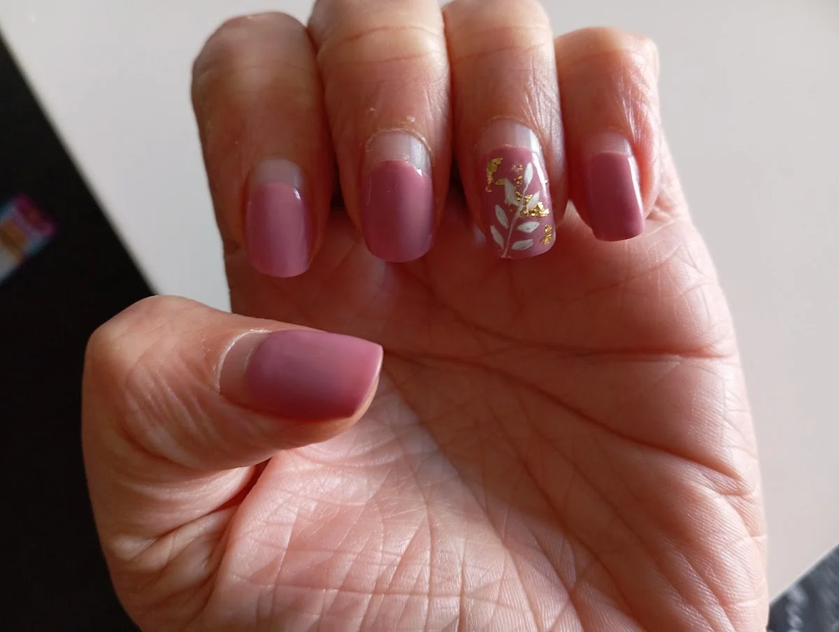 Guapa de uñas