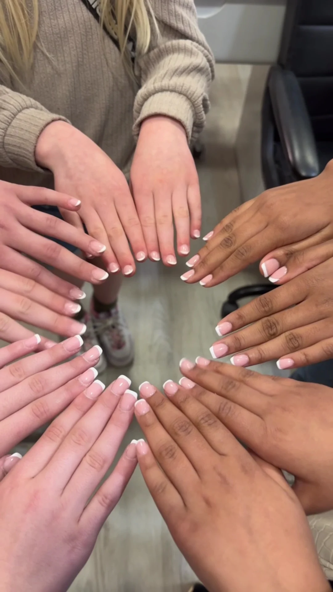 Halong Nails - 6