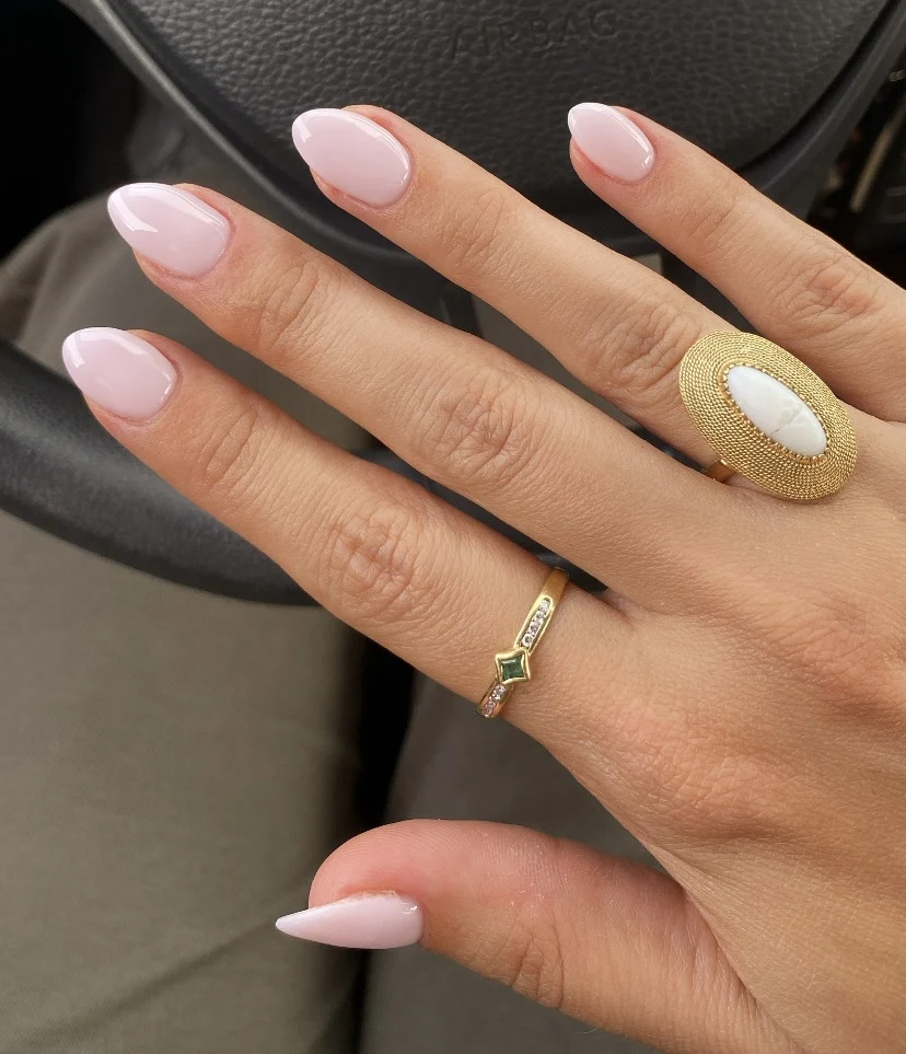 Hello Nails