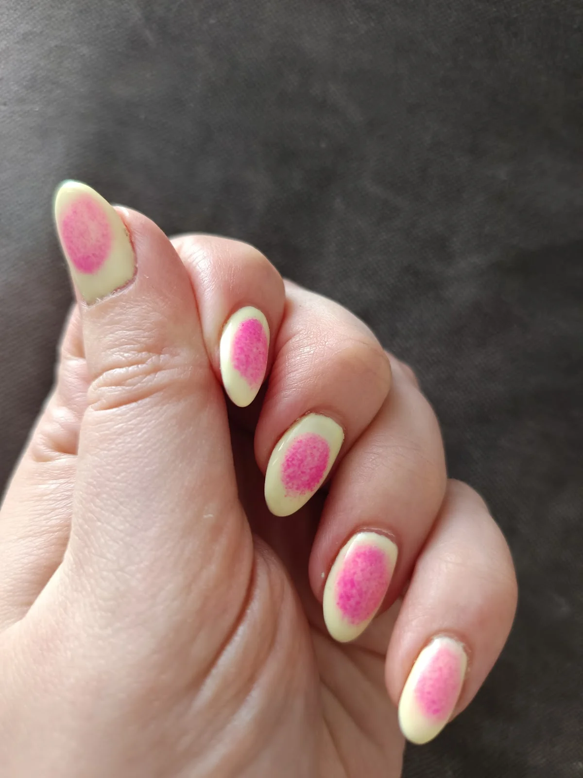 Hello Nails