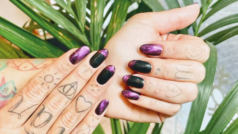Hello Nails