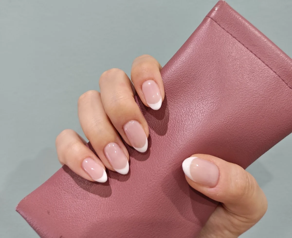 Hello Nails