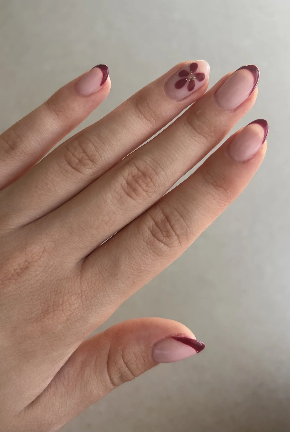 Hello Nails