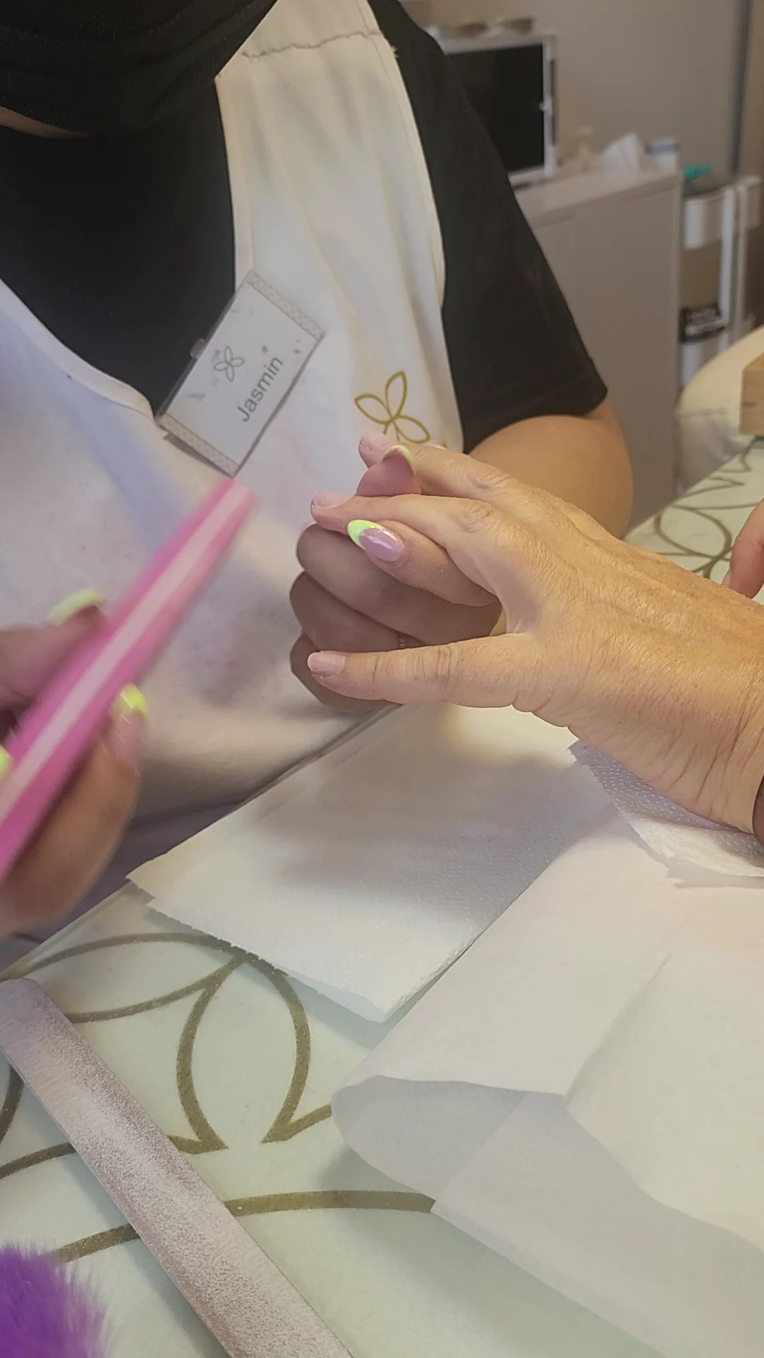 Hello Nails - 3