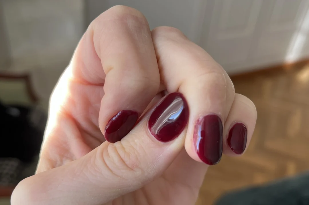 Hello Nails