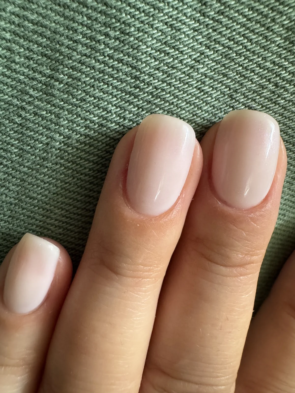 Hello Nails