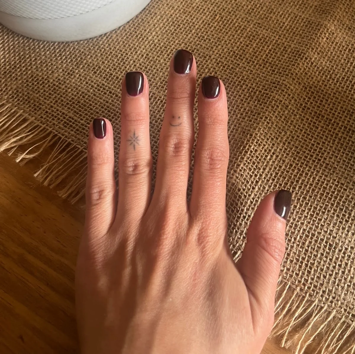 Hello Nails