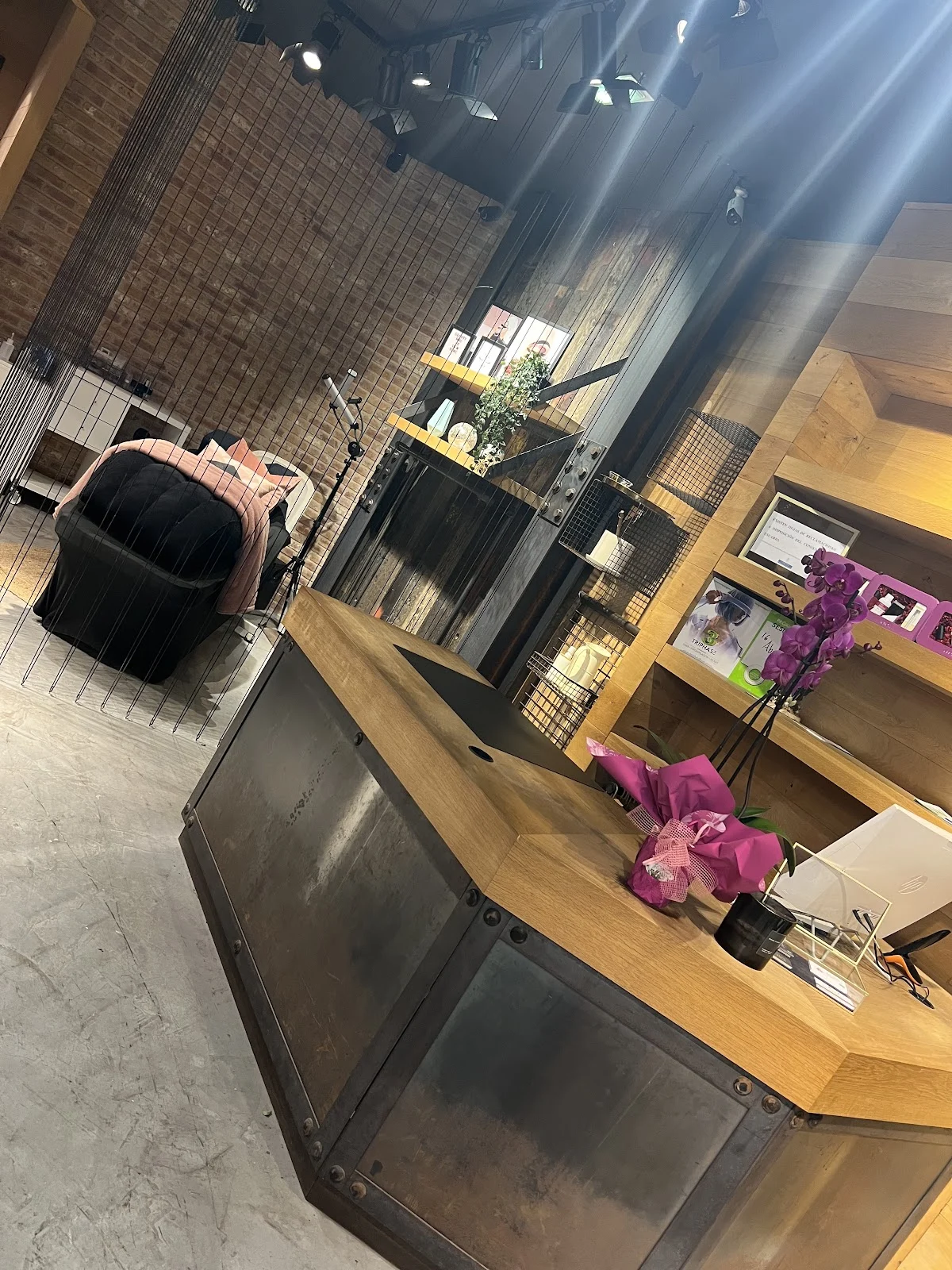 KAOS Urban Nail Lounge