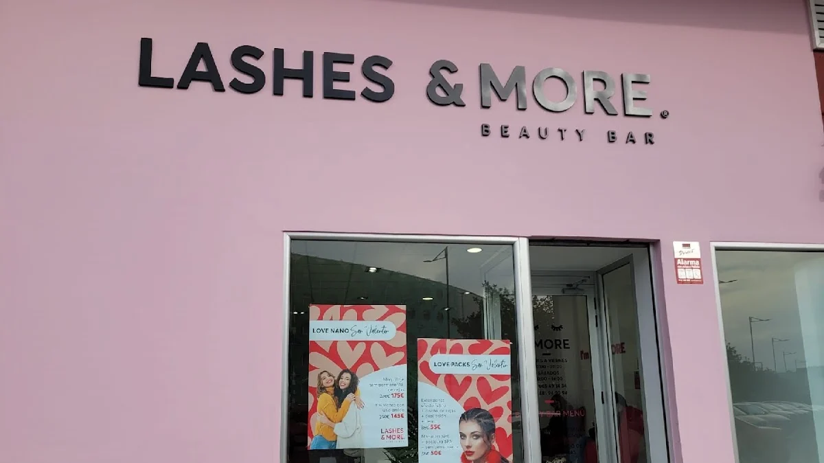 Lashes & More | Extensiones de pestañas, micropigmentación, manicura & more