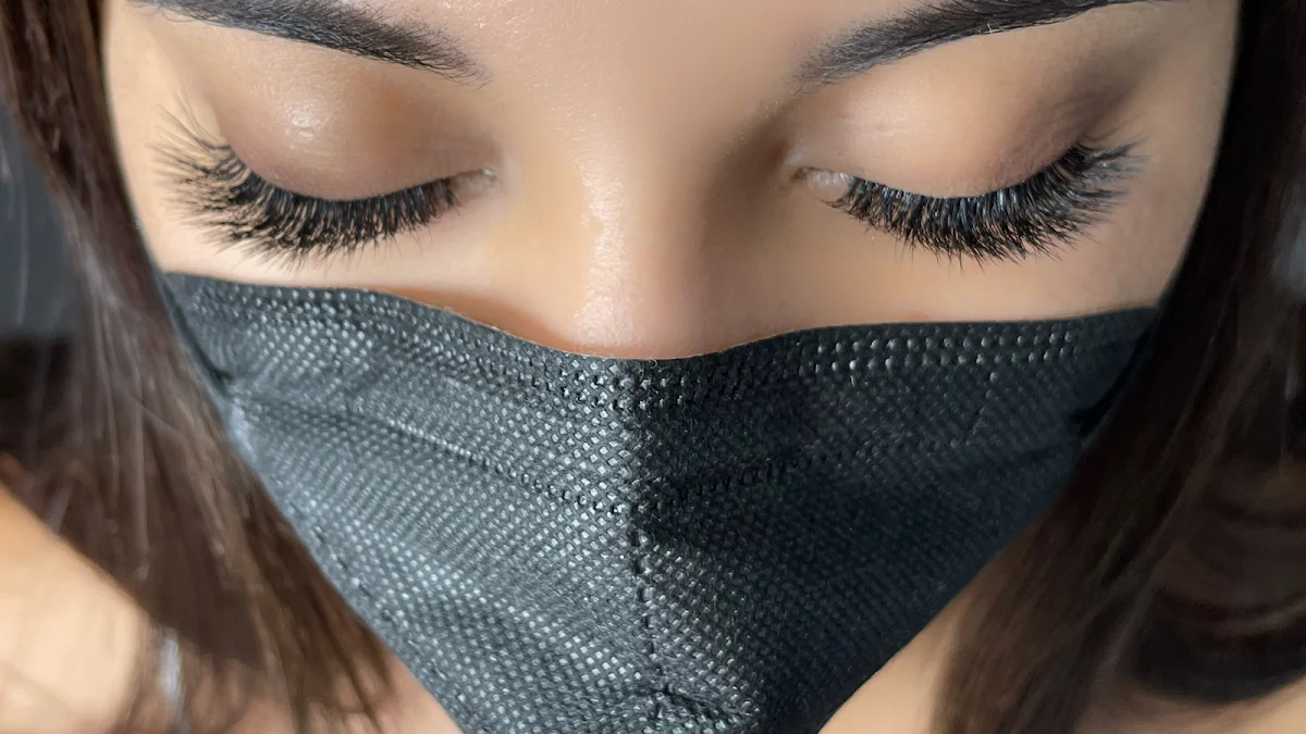 LASHES YV