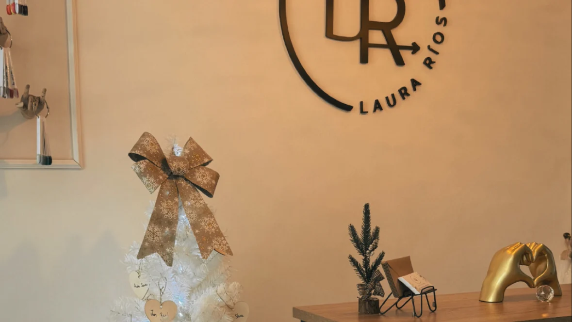 Laura Ríos Arte en Uñas