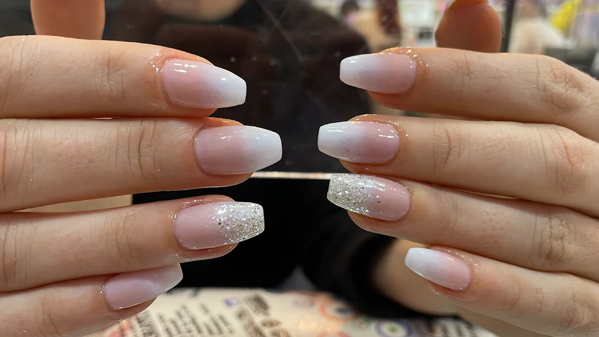 Lisa's Nails & Beauty
