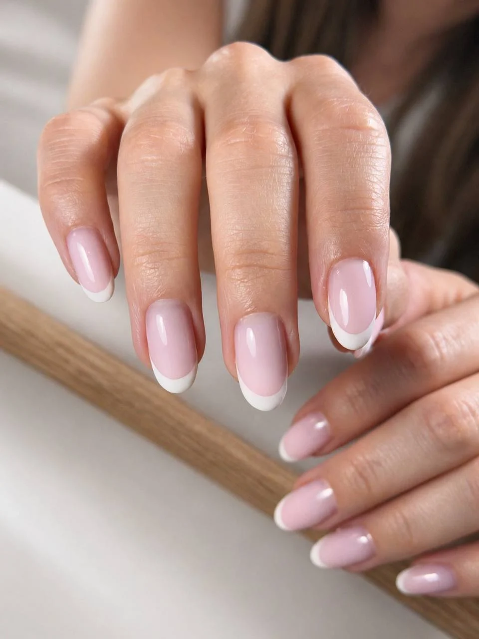 Llarusa - russian manicure, BIAB, pedicure, henna brows, threading, facials, body sculpting massage, pestañas, Barcelona