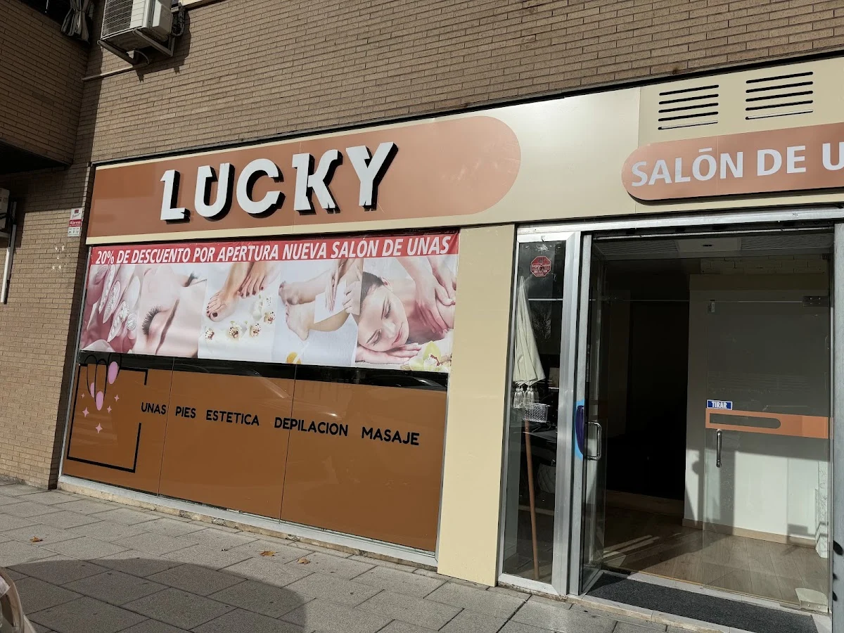 Lucky Nails