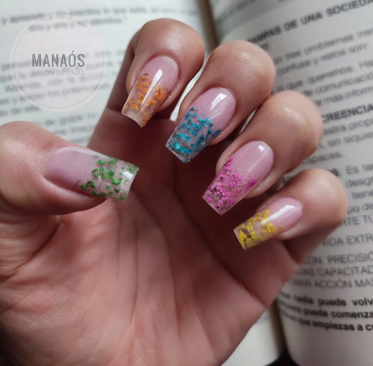 MANAÓS Salón de Uñas