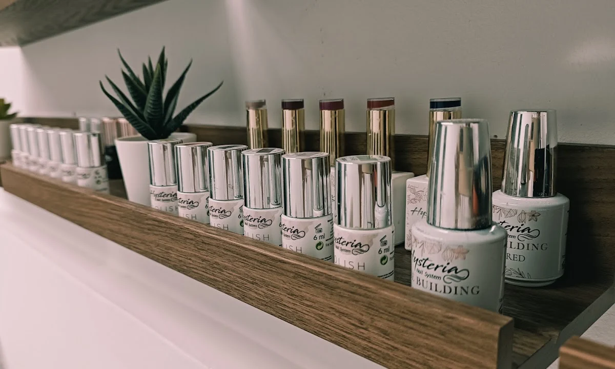 María Osuna. Estudio de uñas y estética