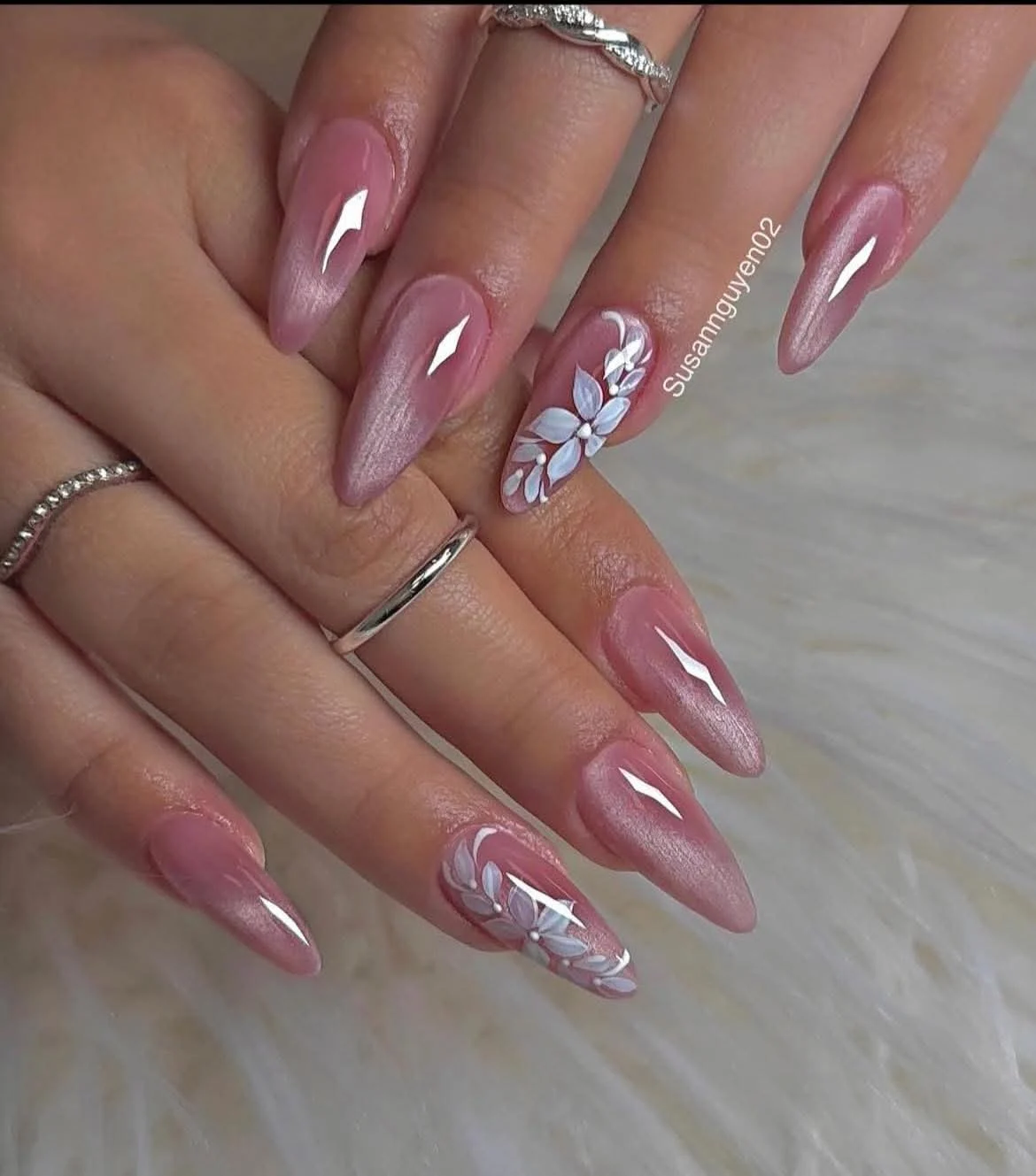 Massage & nails
