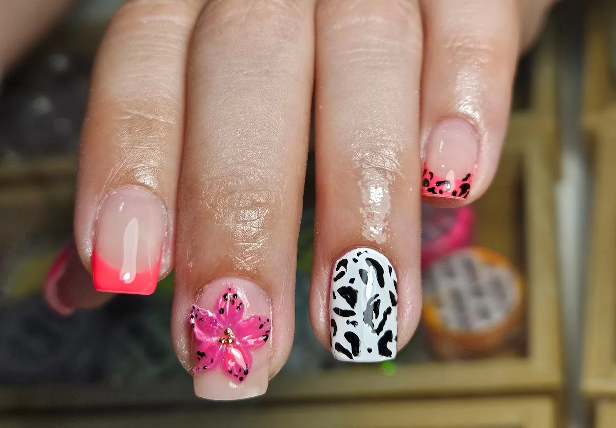 Mayemi Nails