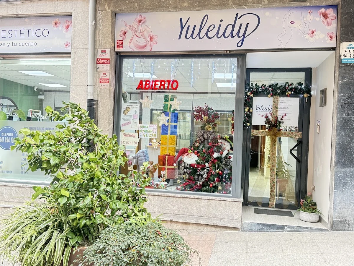 Mima Tu Cuerpo Y Tus Uñas Yuleidy - 2