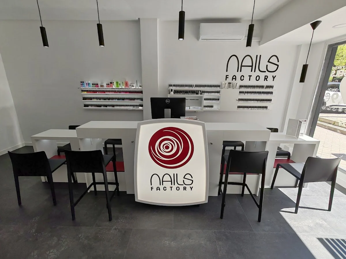 Nails Factory Fermín Caballero — Uñas La Vaguada - 5