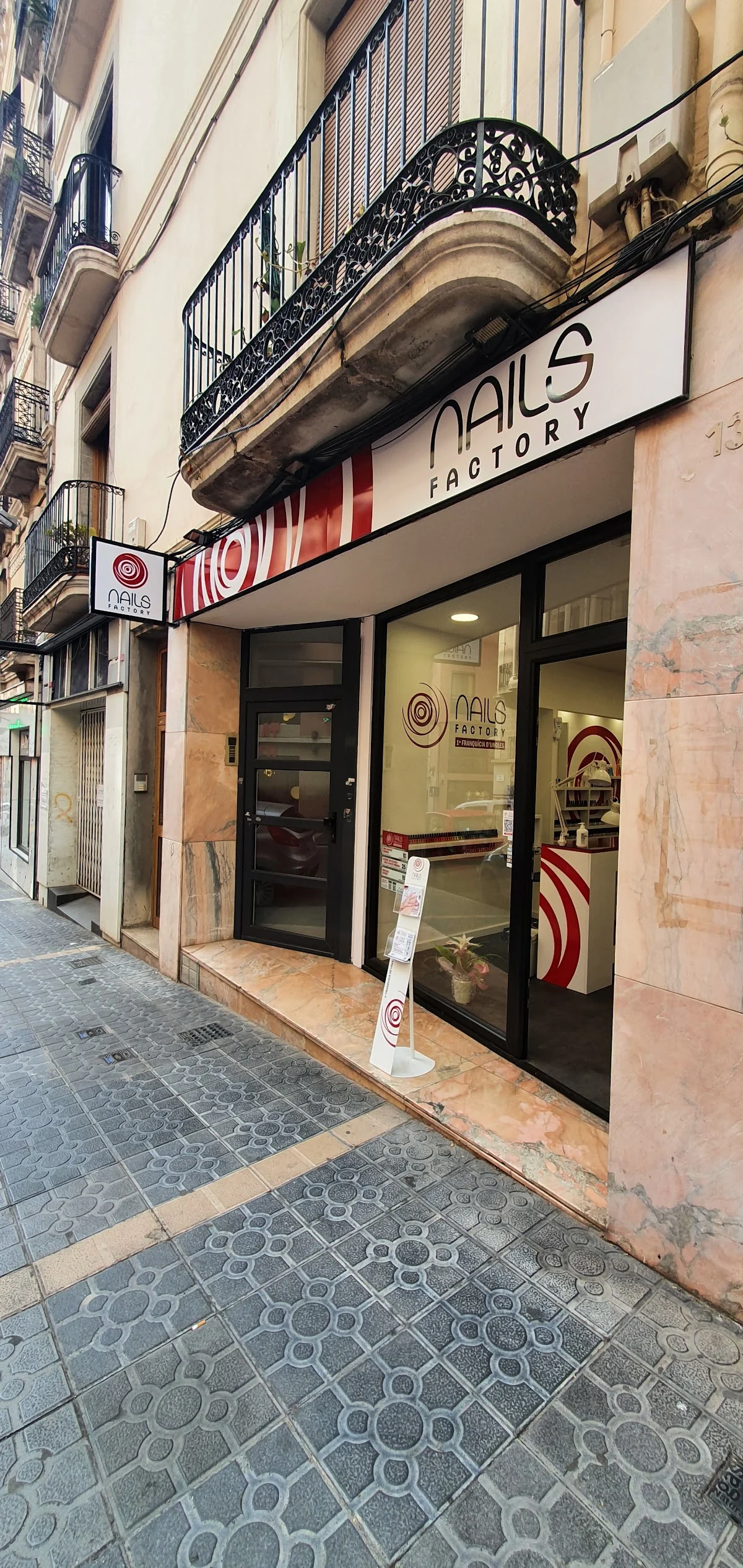 Nails Factory Tarragona - 2