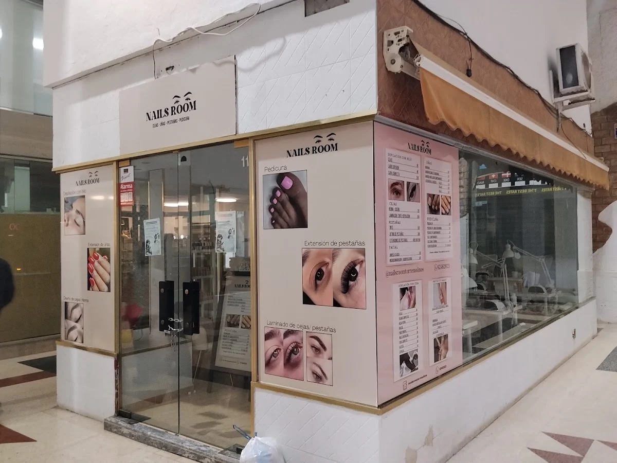 Nails room torremolinos - 4