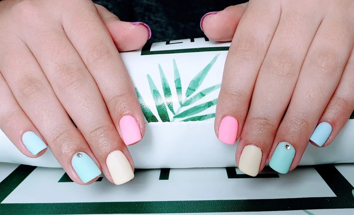 Natura Nails - 4