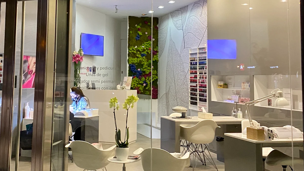Nenha - Manicura rusa, Gel y Pedicura