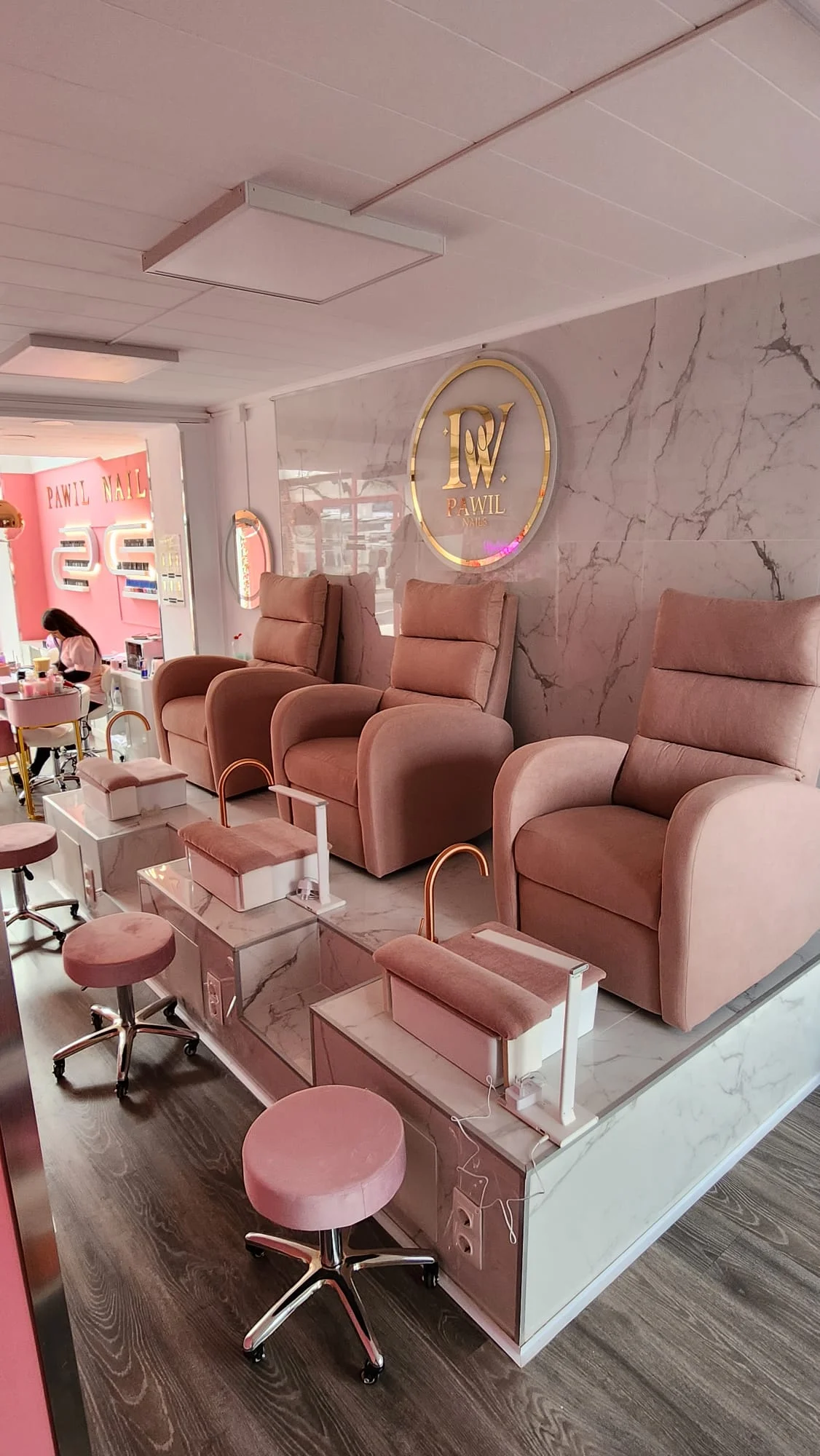 PAWIL NAILS - 3