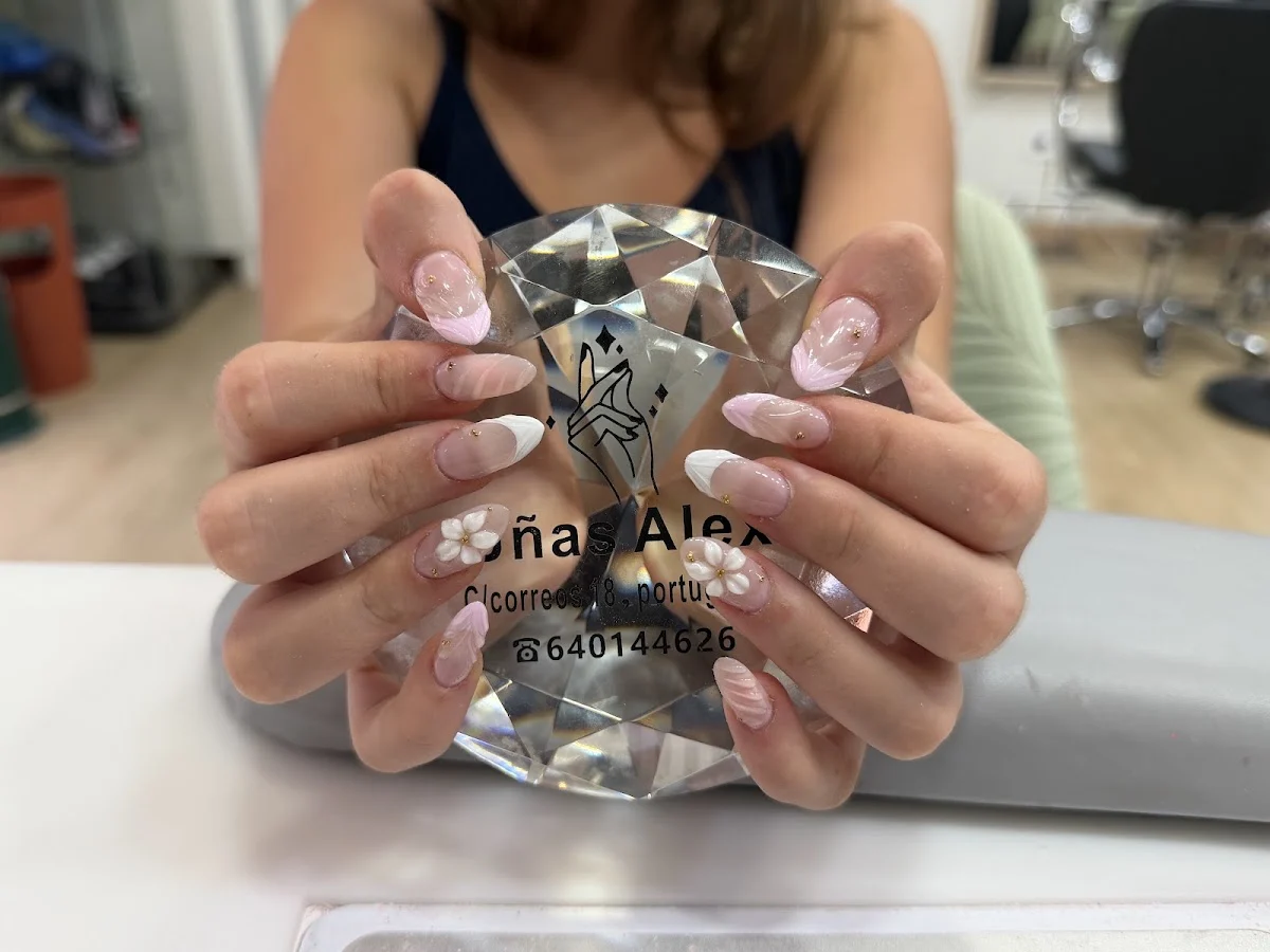 Peluqueria y uñas china Alex