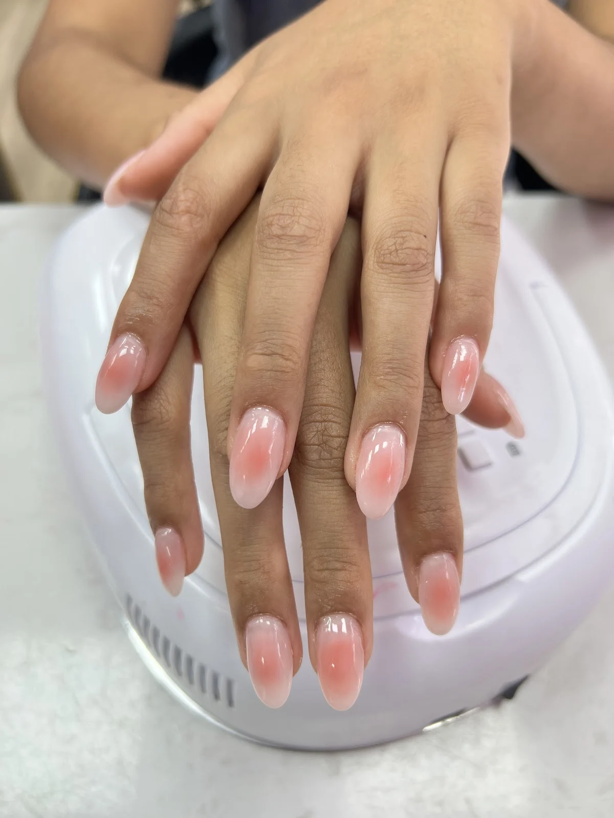 SALÓN DE UÑAS 121(Local rosa)