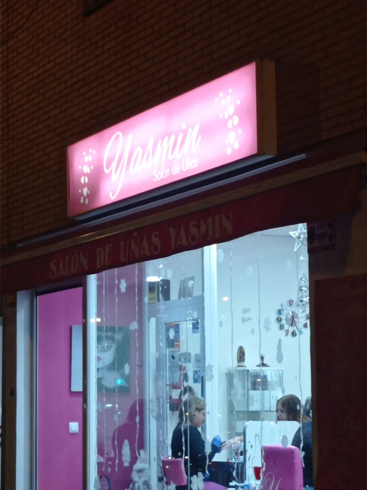 Salon De Uñas Yasmin - 2