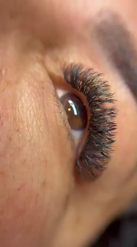 Sisu Nails, eyelashes and eyebrows - 3