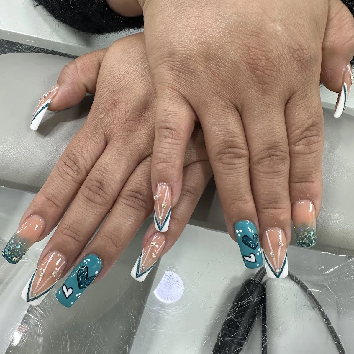 Sky salón Peluquería y Uñas