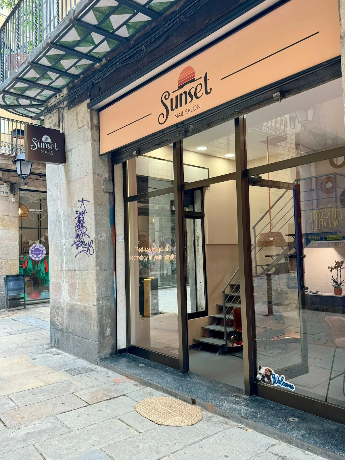 Sunset Nail Salon Barcelona - 4