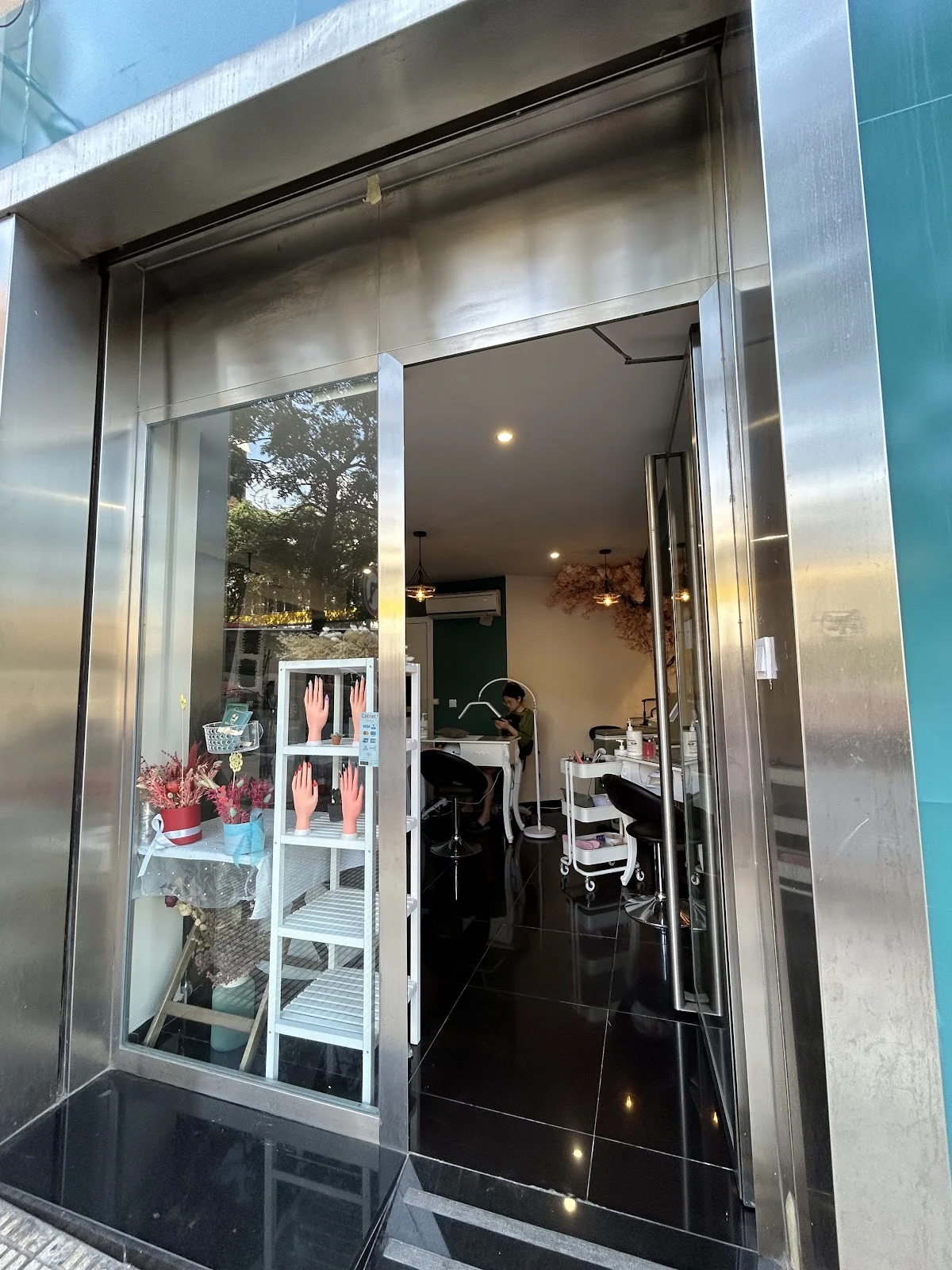 TAOXI Nail Salon - 4